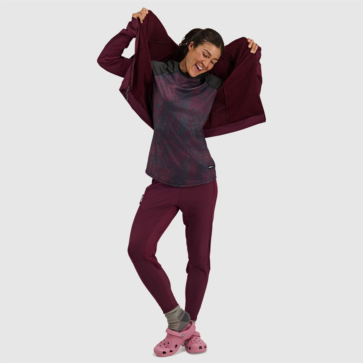 BlackStrap Womens Tribrid Full Zip Jacket #color_cherry